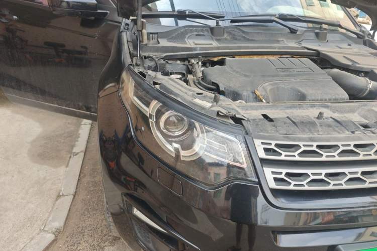 Used Land Rover Discovery Sport 2018 240 PS SE Version Right Front Headlight