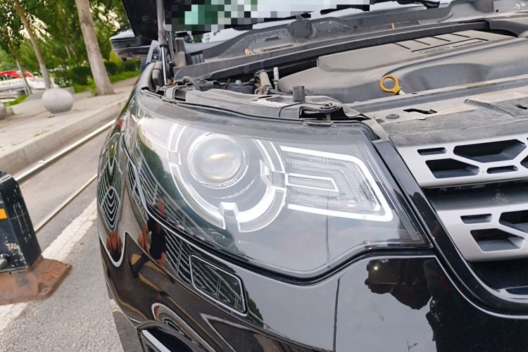 Used Land Rover Discovery Sport 2018 240 PS SE Version Right Front Headlight