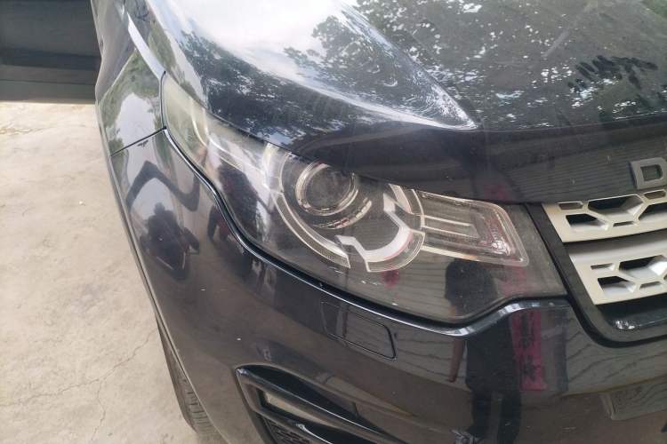Used Land Rover Discovery Sport 2018 240 PS SE Version Right Front Headlight