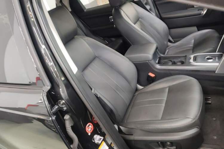 Used Land Rover Discovery Sport 2018 240 PS HSE Version Right Front Seat
