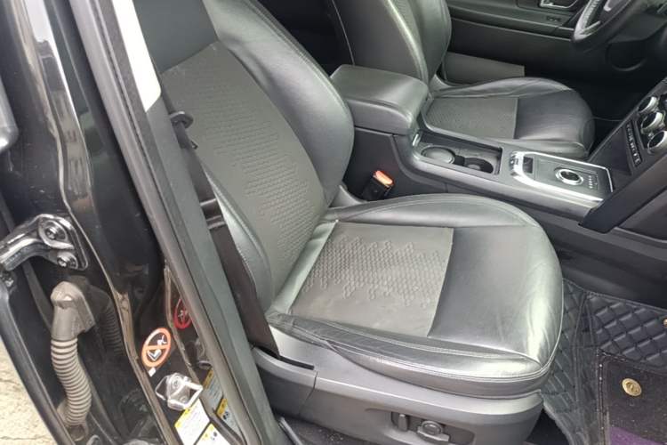 Used Land Rover Discovery Sport 2018 240 PS PURE Edition Right Front Seat