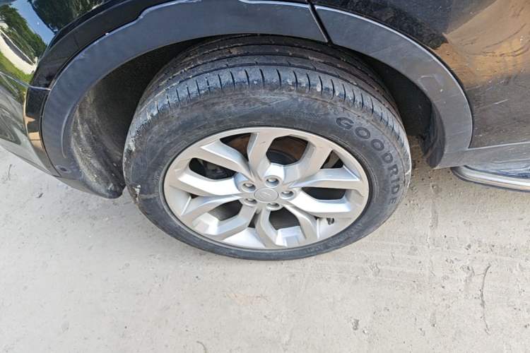 Used Land Rover Discovery Sport 2018 240 PS Zhiyue Limited Edition Right Rear Wheel Hub