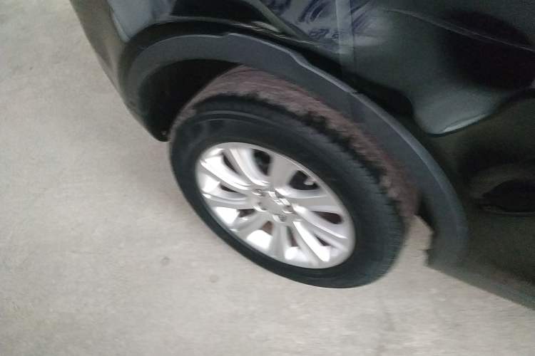 Used Land Rover Discovery Sport 2018 240 PS SE Version Right Rear Wheel Hub