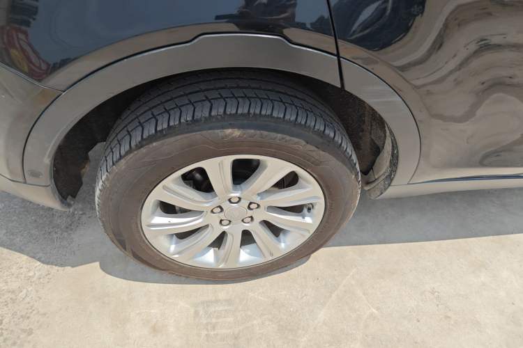 Used Land Rover Discovery Sport 2018 240 PS SE Version Right Rear Wheel Hub