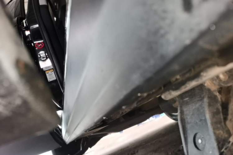 Used Land Rover Discovery Sport 2018 240 PS SE Version Right Side Sill