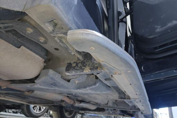 Used Land Rover Discovery Sport 2018 240 PS SE Version Right Side Sill