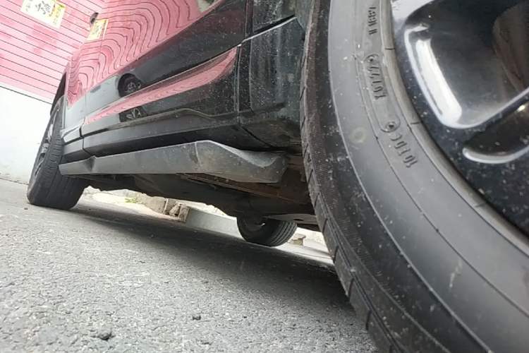 Used Land Rover Discovery Sport 2018 240 PS SE Version Right Side Sill