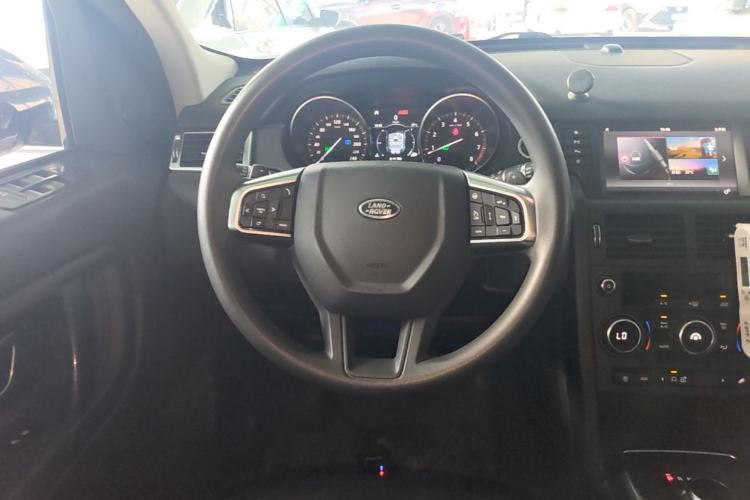 Used Land Rover Discovery Sport 2018 240 PS PURE Edition Steering Wheel