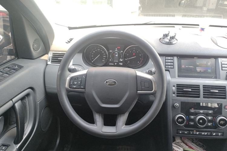 Used Land Rover Discovery Sport 2018 240 PS PURE Edition Steering Wheel