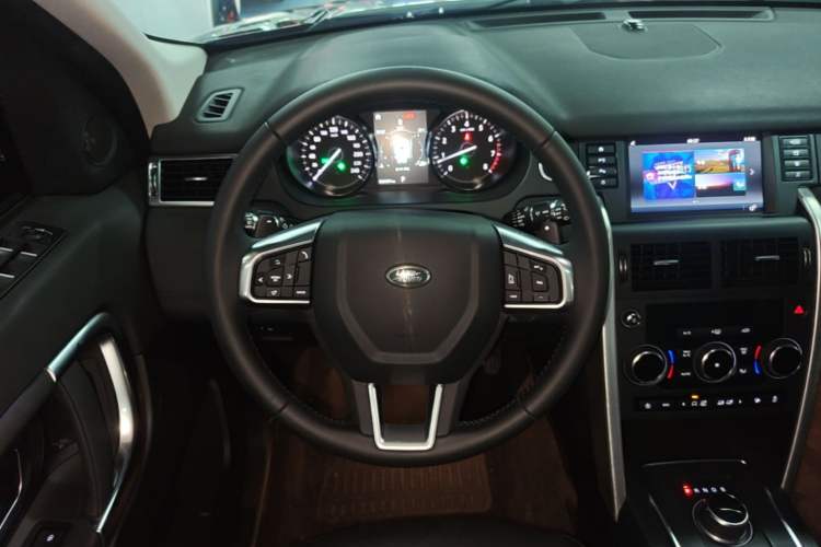 Used Land Rover Discovery Sport 2018 240 PS SE Version Steering Wheel