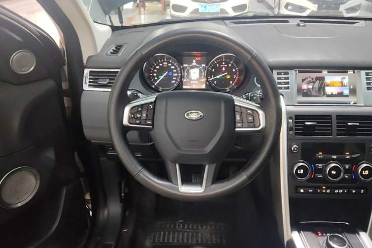 Used Land Rover Discovery Sport 2018 240 PS SE Version Steering Wheel