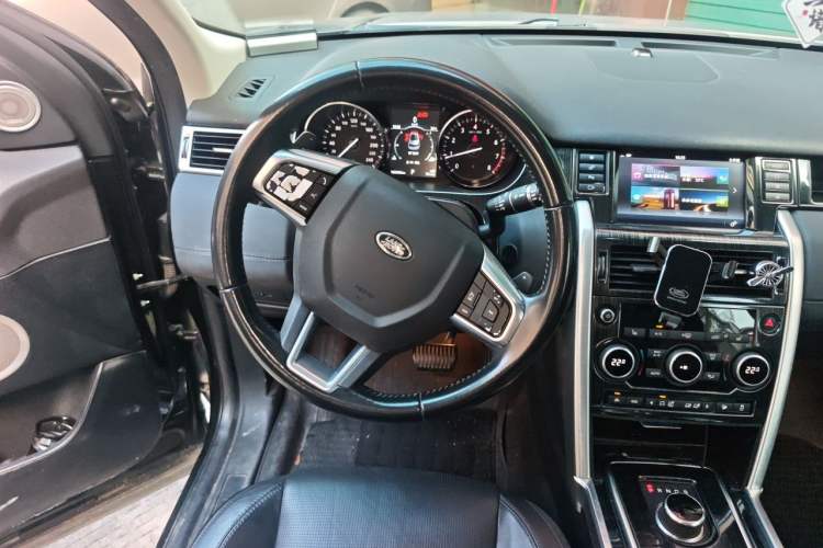 Used Land Rover Discovery Sport 2018 240 PS HSE Version Steering Wheel