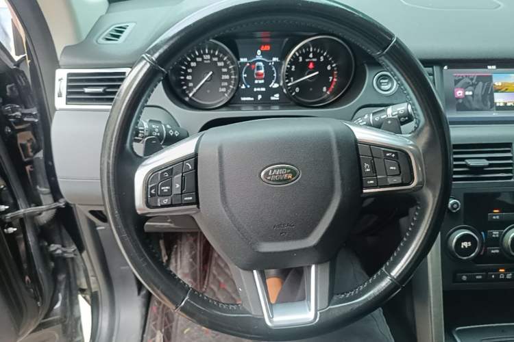 Used Land Rover Discovery Sport 2018 240 PS SE Version Steering Wheel