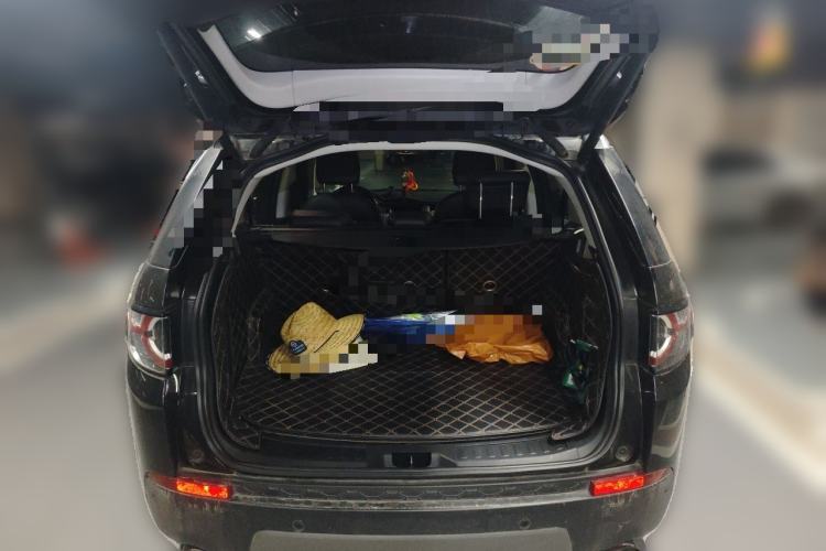 Used Land Rover Discovery Sport 2018 240 PS SE Version Trunk