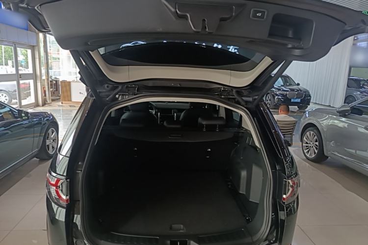 Used Land Rover Discovery Sport 2018 240 PS SE Version Trunk