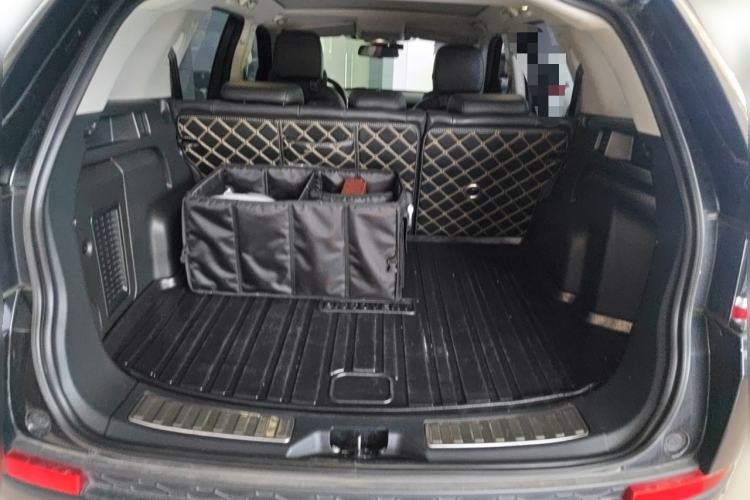 Used Land Rover Discovery Sport 2018 240 PS SE Version Trunk