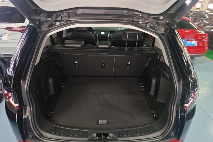 Used Land Rover Discovery Sport 2018 240 PS SE Version Trunk