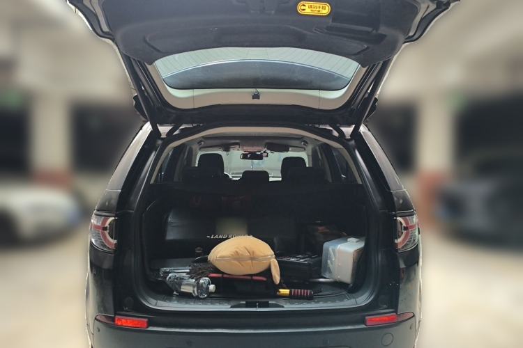 Used Land Rover Discovery Sport 2018 240 PS SE Version Trunk