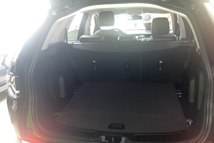 Used Land Rover Discovery Sport 2018 240 PS SE Version Trunk