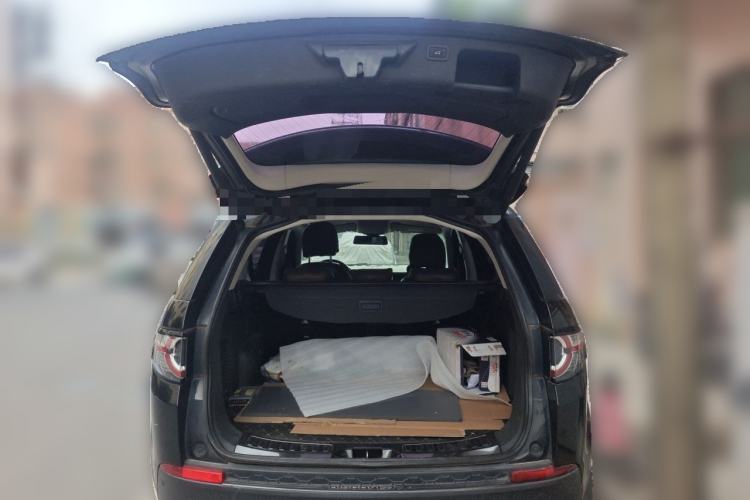 Used Land Rover Discovery Sport 2018 240 PS SE Version Trunk