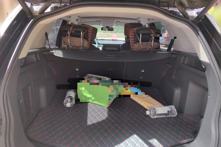 Used Land Rover Discovery Sport 2018 240 PS SE Version Trunk
