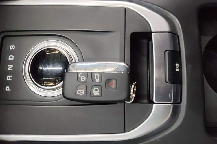 Used Land Rover Discovery Sport 2018 240 PS HSE Version Vehicle Key