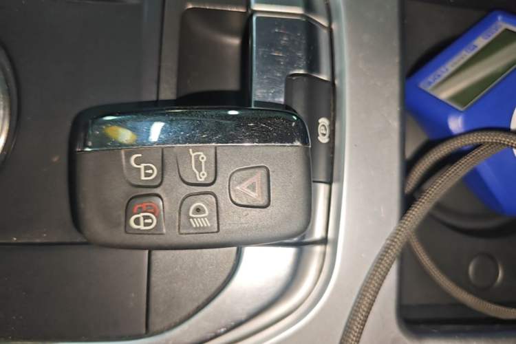 Used Land Rover Discovery Sport 2018 240 PS SE Version Vehicle Key