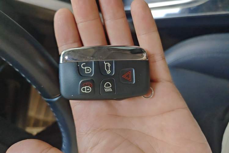 Used Land Rover Discovery Sport 2018 240 PS SE Version Vehicle Key