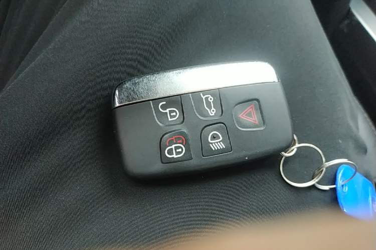Used Land Rover Discovery Sport 2018 240 PS SE Version Vehicle Key