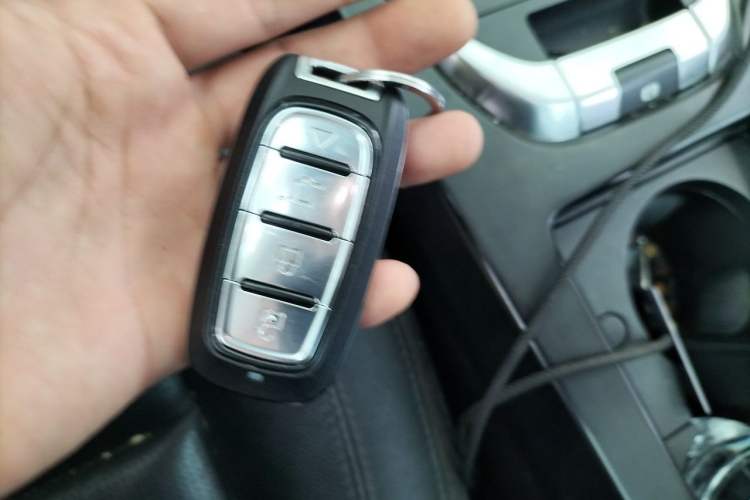 Used Land Rover Discovery Sport 2018 240 PS SE Version Vehicle Key