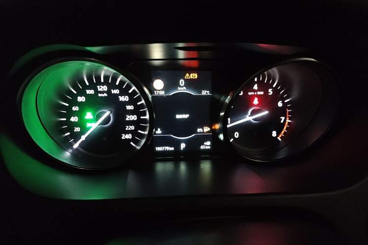 Used Land Rover Discovery Sport 2018 240 PS SE Version Instrument Cluster