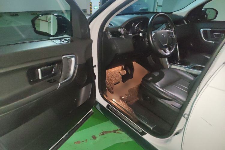 Used Land Rover Discovery Sport 2018 240 PS SE Version Driver Seat
