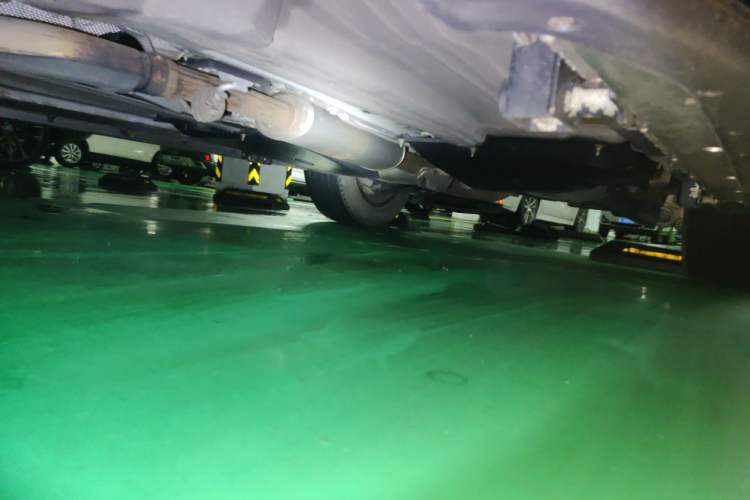 Used Land Rover Discovery Sport 2018 240 PS SE Version Chassis Front Left