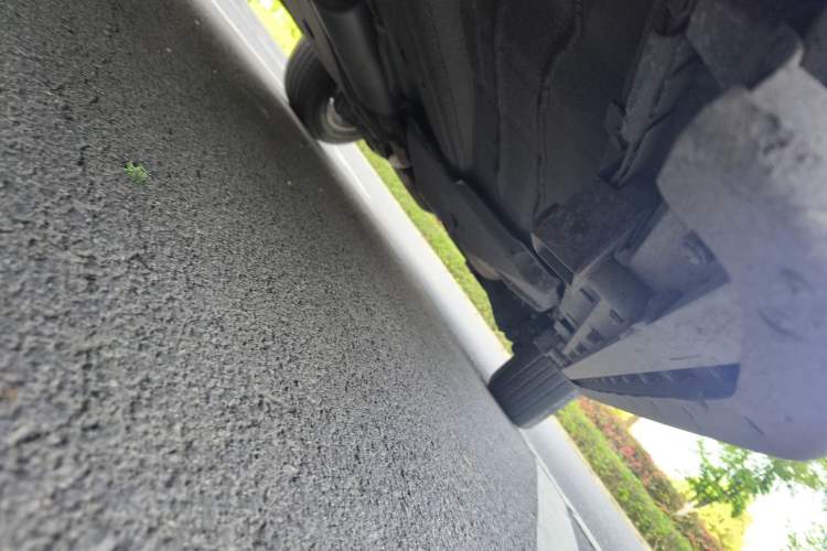 Used Land Rover Discovery Sport 2018 240 PS SE Version Chassis Front Left
