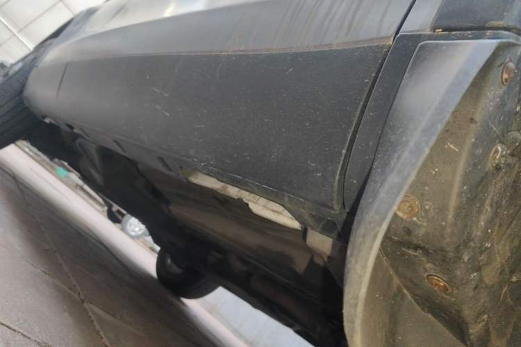 Used Land Rover Discovery Sport 2018 240 PS SE Version Chassis Front Right