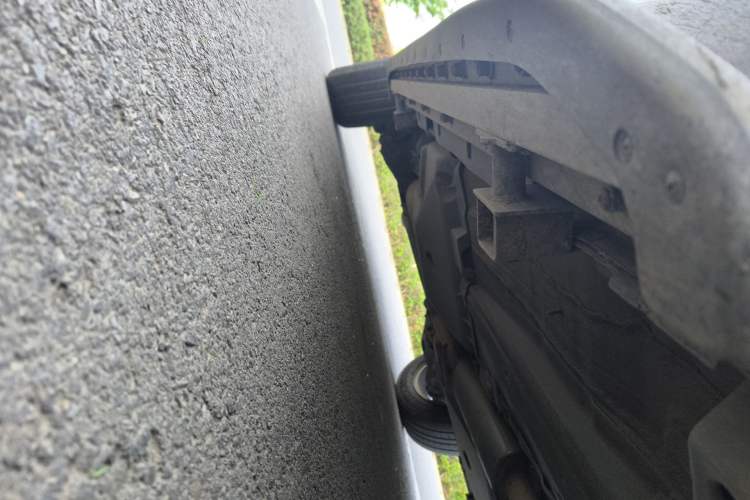 Used Land Rover Discovery Sport 2018 240 PS SE Version Chassis Front Right
