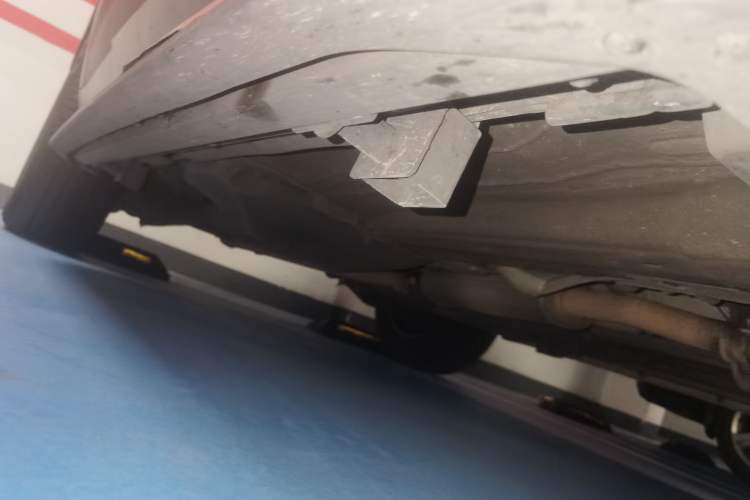 Used Land Rover Discovery Sport 2018 200 PS PURE Edition Chassis Front Right
