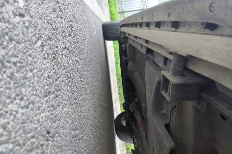 Used Land Rover Discovery Sport 2018 240 PS SE Version Chassis Rear Left