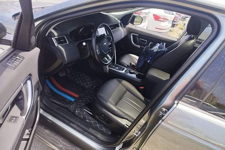 Used Land Rover Discovery Sport 2018 240 PS HSE Version Driver Seat