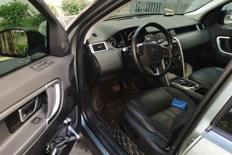 Used Land Rover Discovery Sport 2018 240 PS SE Version Driver Seat