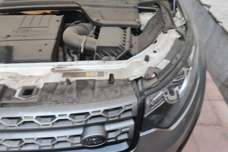 Used Land Rover Discovery Sport 2018 240 PS SE Version Engine Bay Left