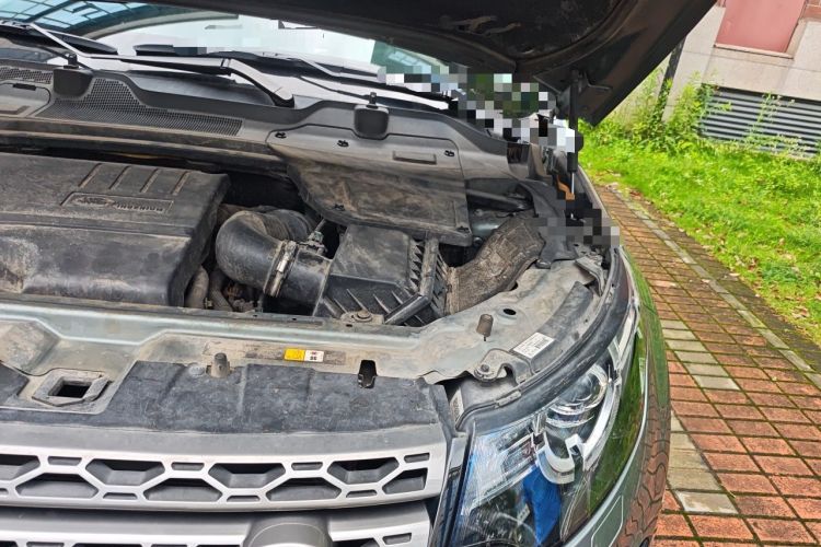Used Land Rover Discovery Sport 2018 240 PS SE Version Engine Bay Left