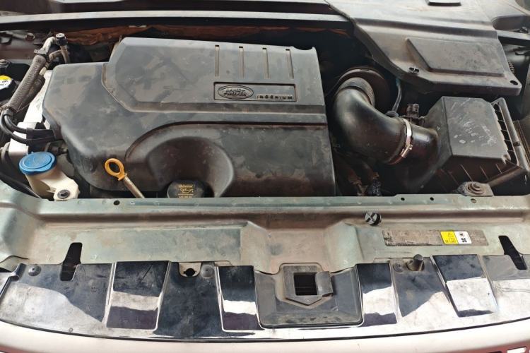 Used Land Rover Discovery Sport 2018 240 PS SE Version Engine Bay