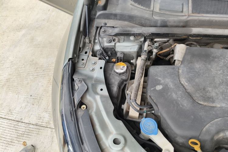 Used Land Rover Discovery Sport 2018 240 PS SE Version Engine Bay Right