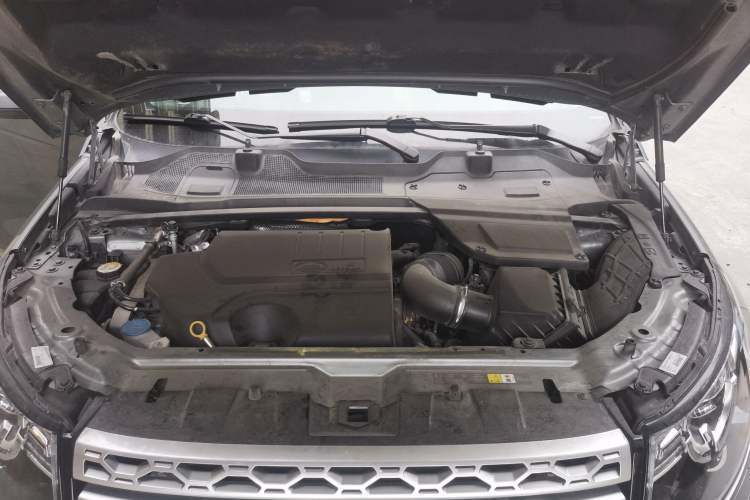 Used Land Rover Discovery Sport 2018 240 PS HSE Version Engine Bay