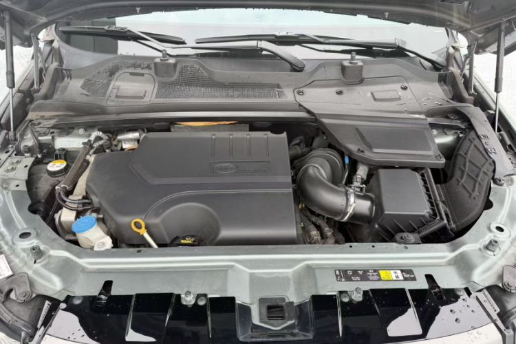 Used Land Rover Discovery Sport 2018 240 PS SE Version Engine Bay