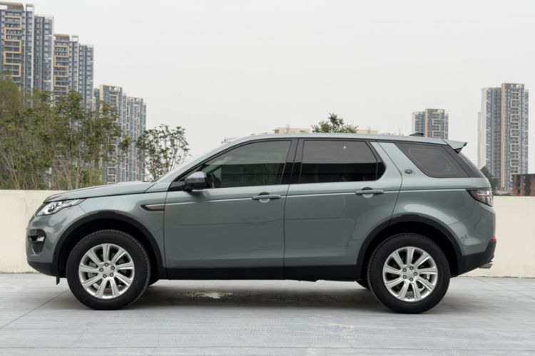 Used Land Rover Discovery Sport 2018 240 PS SE Version Exterior 1