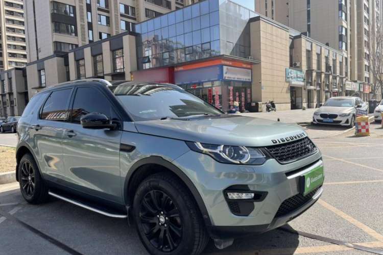 Used Land Rover Discovery Sport 2018 240 PS SE Version Exterior 2