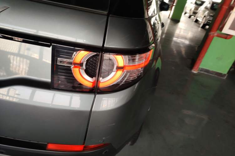 Used Land Rover Discovery Sport 2018 240 PS SE Version Exterior 3