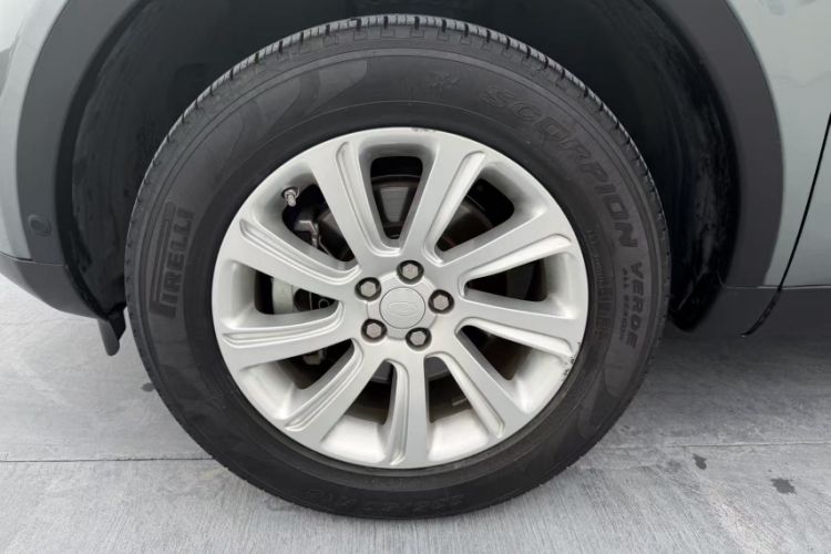 Used Land Rover Discovery Sport 2018 240 PS SE Version Exterior 4